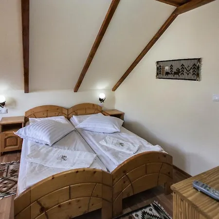 Guest house Pensiunea Cretuca
